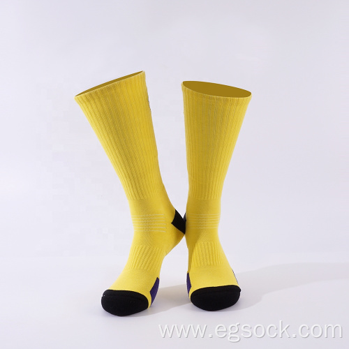 comfortable athletic non-slip sports basketball padded socks